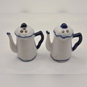 Vintage Miniature Ceramic Blue White Teapot Salt & Pepper Shaker Set, Japan 2 Pc